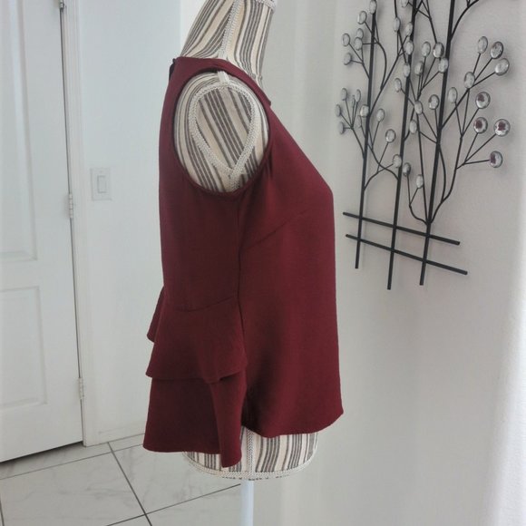 3 For 1 Sleeveless Tops Express Loft Old Navy Size XS New  Striped Tank Ruffle - Picture 7 of 16